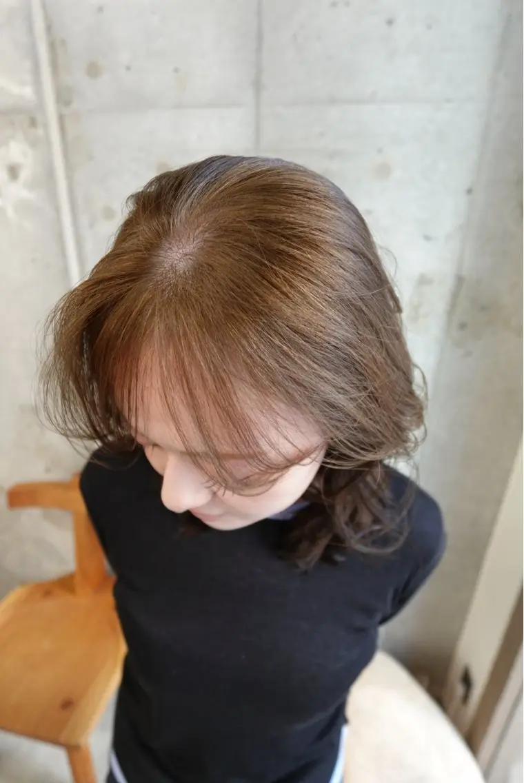 セミロング ミルクティーベージュ るい名駅のヘアスタイル