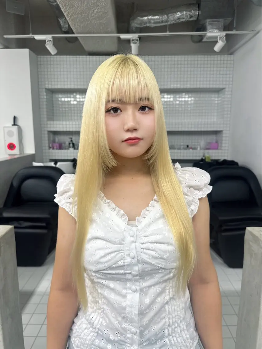 ロング カラー ヘアアレンジ 抜きっぱなしブロンド ブロンド ハイトーン/ カラー/めい🎀のヘアスタイル