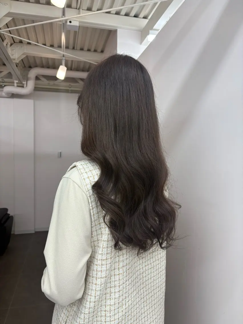 ロング カラー ブリーチ ダブルカラー グレージュ ブリーチなしカラー 心斎橋/透明感カラー / ミサキのヘアスタイル