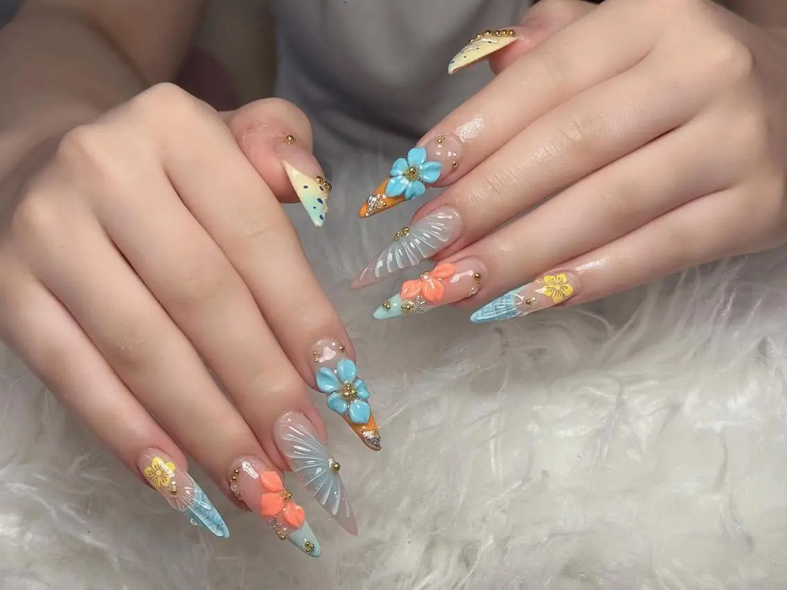 ネイル アートネイル チークネイル ドット フットネイル フレンチネイル ハンドネイル Mika Nails 心斎橋のネイルデザイン