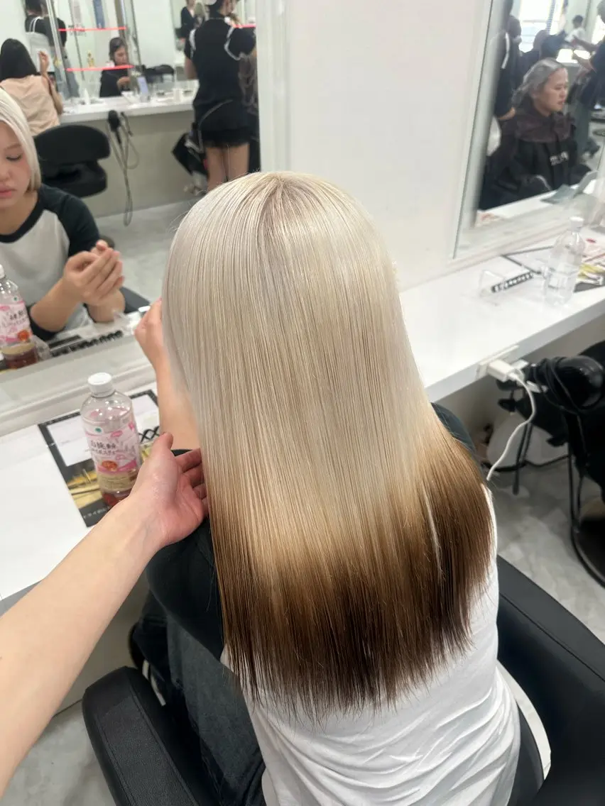 ロング ヘアカラー ヘッドスパ ヘアセット 韓国ガーリー🤍ハイ トーン🤍Ayanaのヘアスタイル