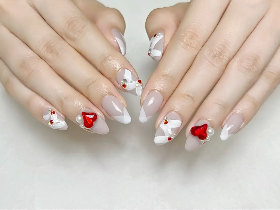 ネイル フレンチネイル キラキラネイル リボン ワンホンネイル 冬ネイル rouse nail RISATOのネイルデザイン