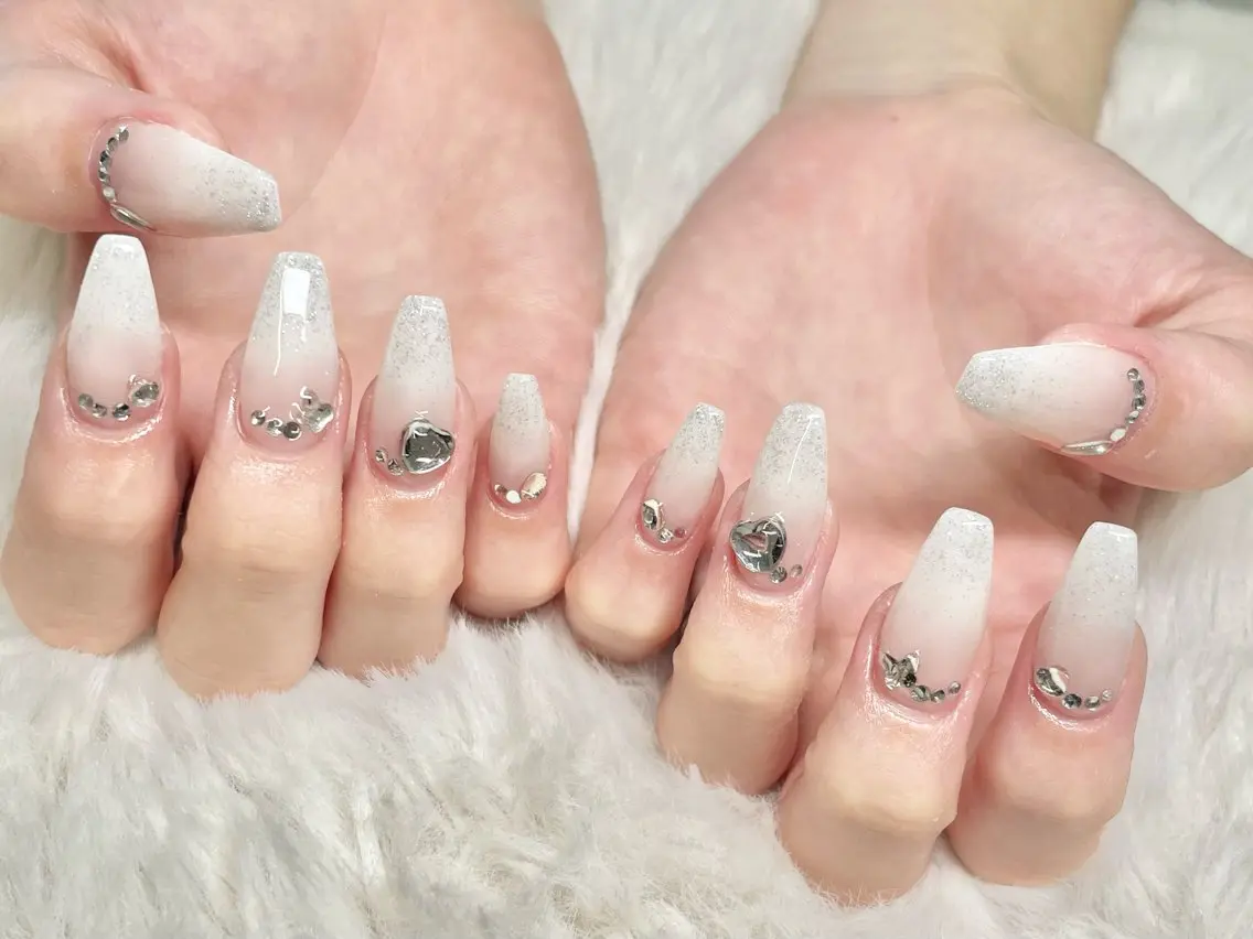 ネイル FILL nail SHIORIのネイルデザイン
