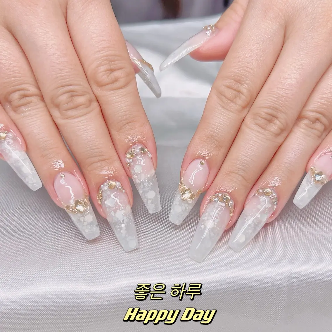 ネイル アートネイル ハンドネイル 【長さ出し】 IRIS NAILのネイルデザイン