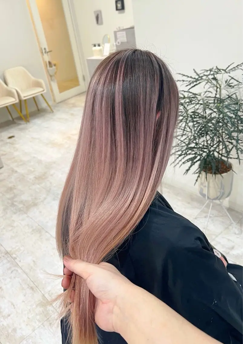 ロング カラー バレイヤージュ ベージュカラー ピンクカラー ピンクベージュ レイヤーカット 指名数No.1 /NAOYAのヘアスタイル
