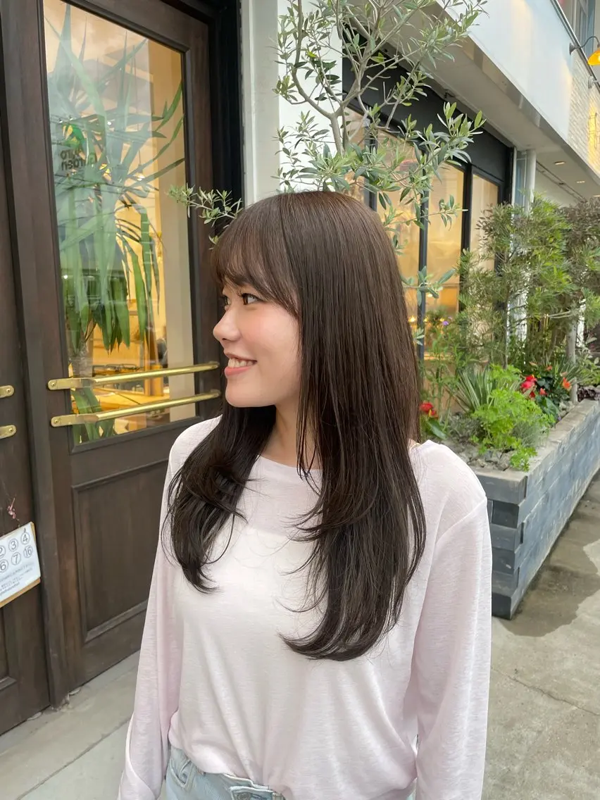 セミロング カラー 佐々木 彩羽のヘアスタイル