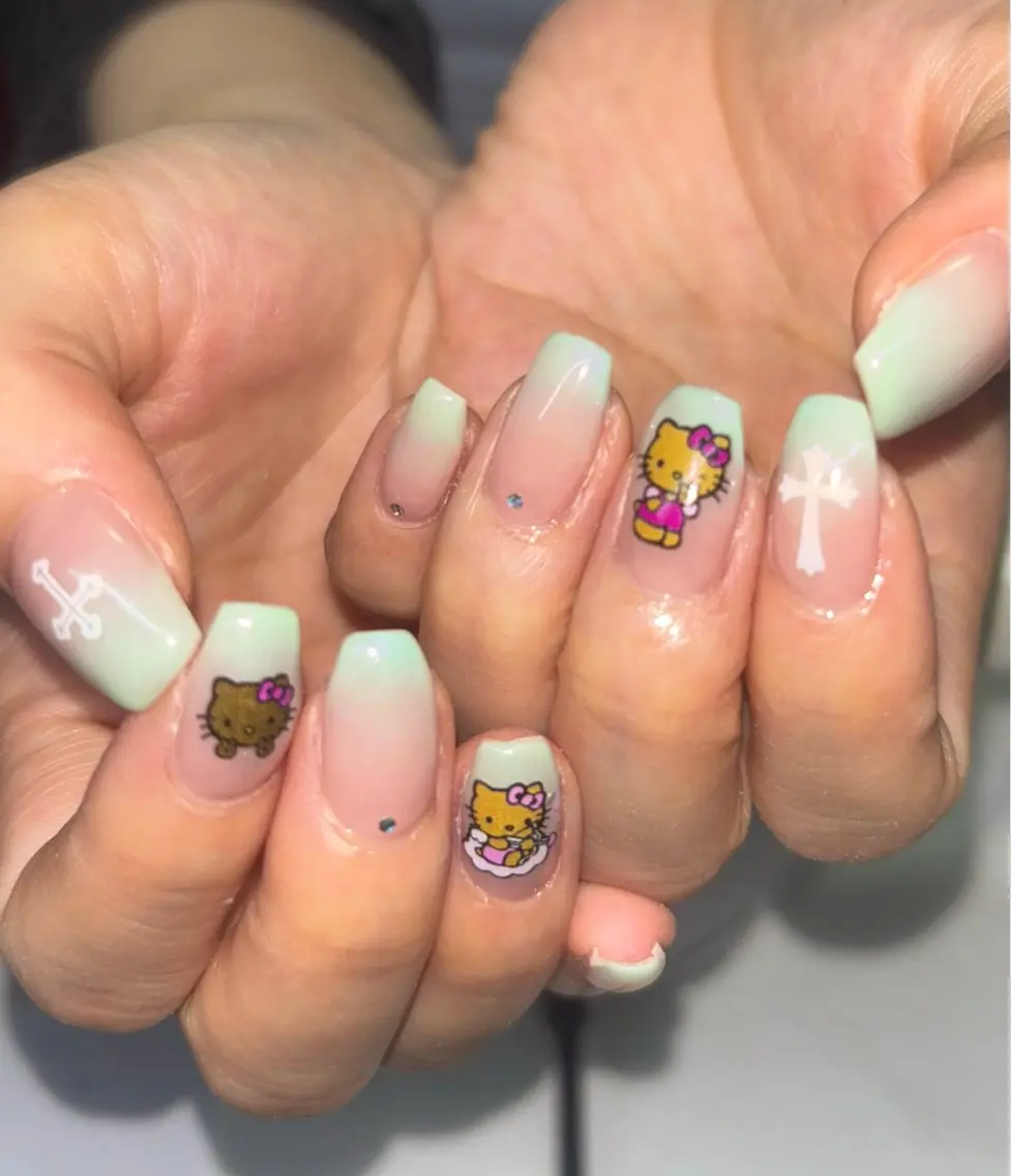 ネイル Nailstudio Hulmのネイルデザイン
