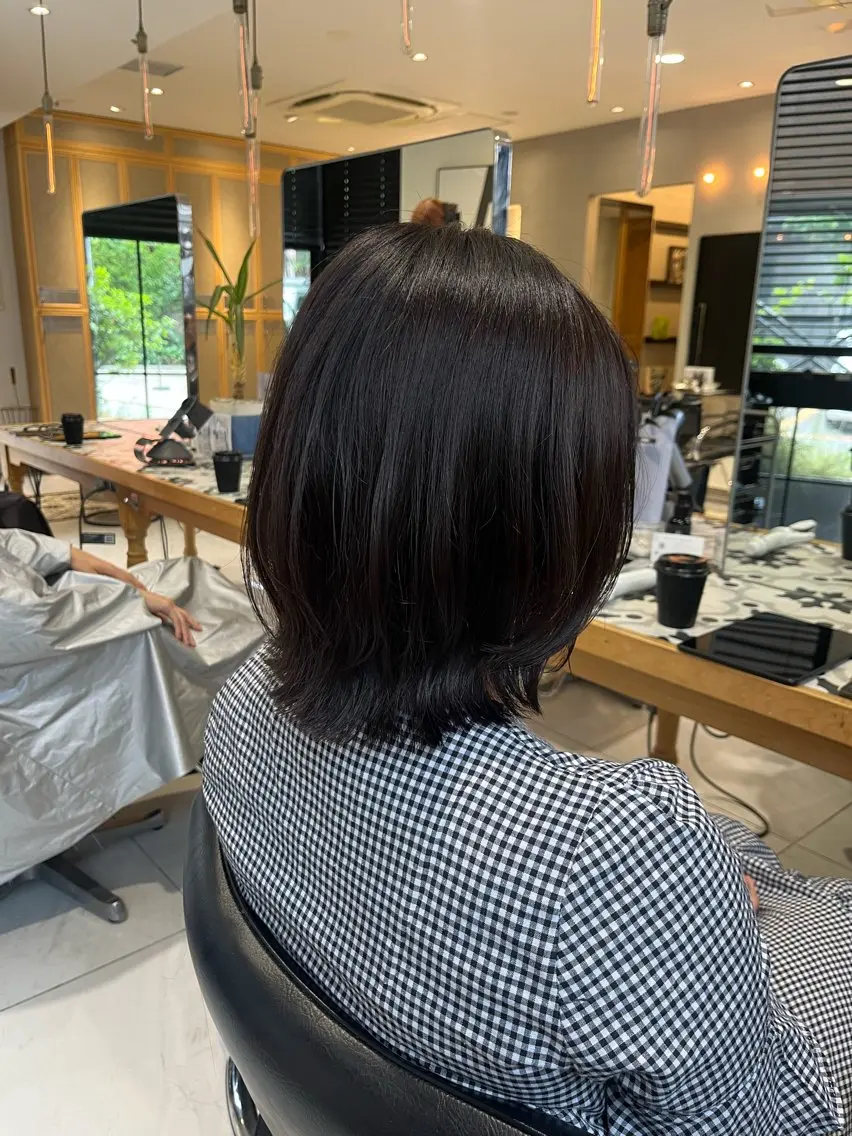 ミディアム ボブ くびれヘア ナミ🩶暗髪/暖色 ❤️/透明感/縮毛のヘアスタイル