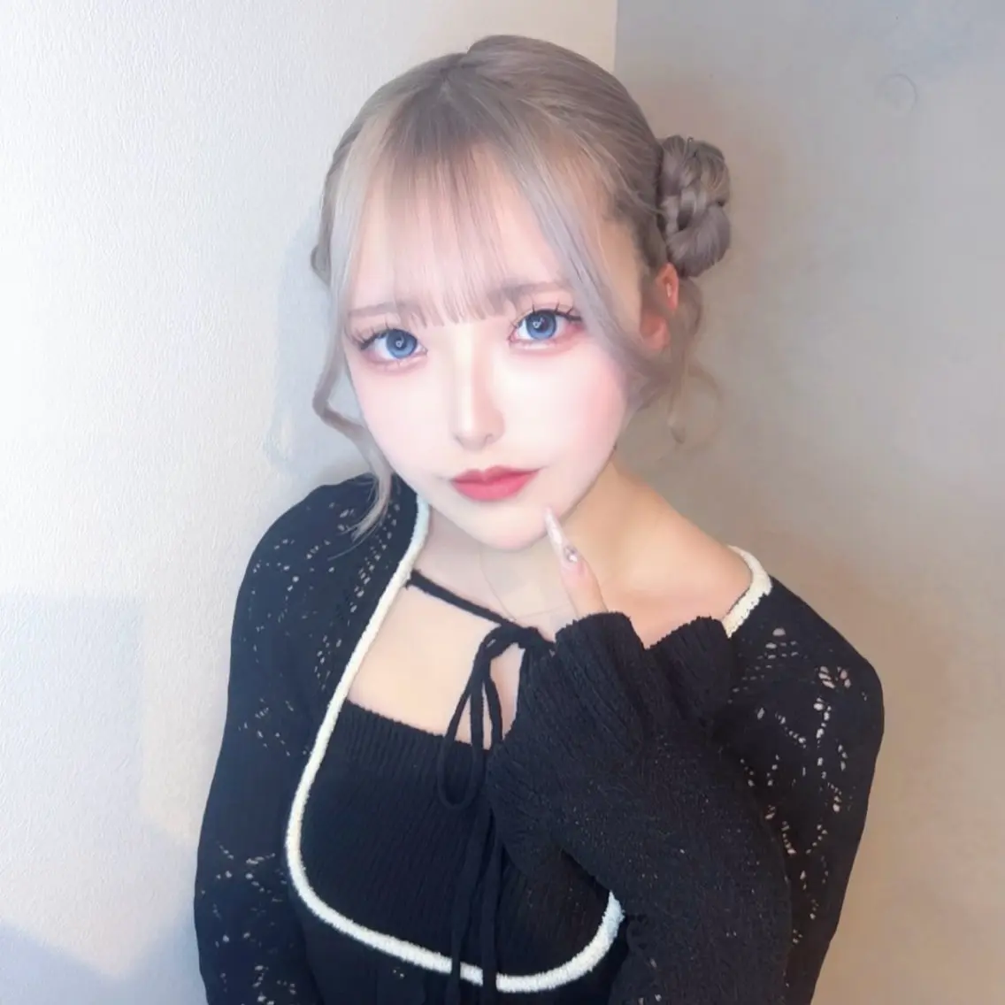 セミロング カラー ヘアアレンジ シルバー ホワイトシルバー ヘアカラー トリートメント ヘアセット 渋谷🩶ハイトーン 🩶FUMUのヘアスタイル