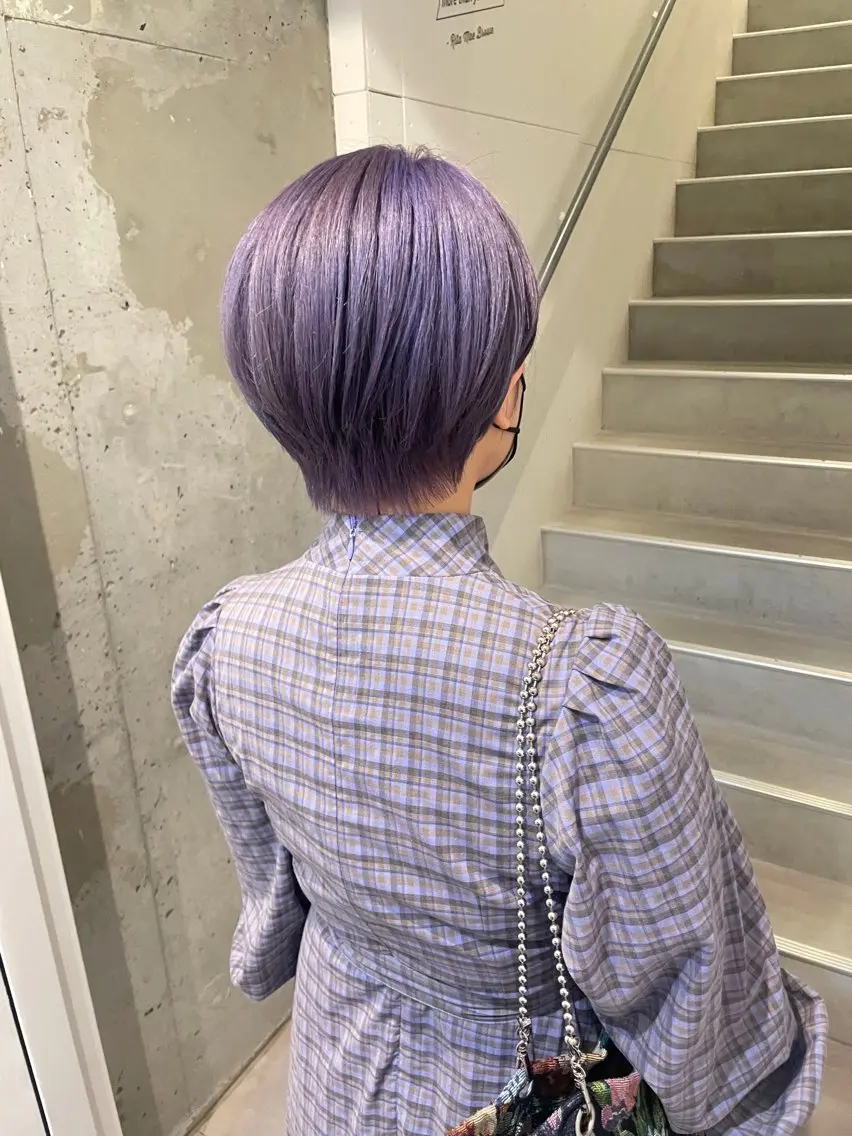 ショート カラー ブリーチ パープルカラー シルバー 似合わせカット ショートヘア カット ヘアカラー 久保田 千尋のヘアスタイル