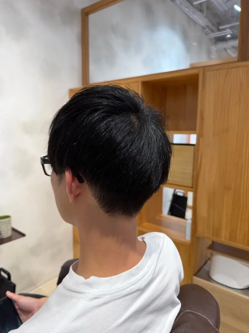 メンズ アップバング センターパート マッシュ 刈り上げ カット レディースカット モデル募集　山田省吾のヘアスタイル