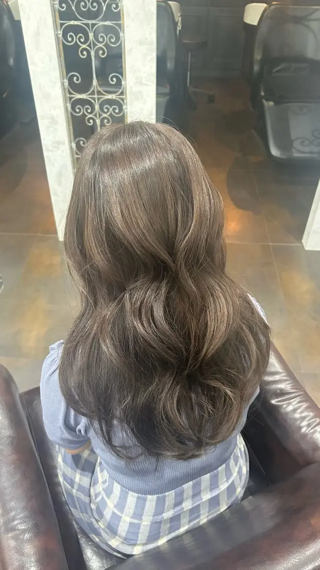 ロング ヘアカラー 💙透明感カラー推し 🇰🇷ココロ🦋のヘアスタイル