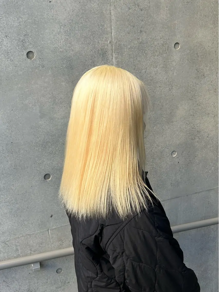 セミロング カラー ブロンド 韓国レイヤー kira🌛のヘアスタイル