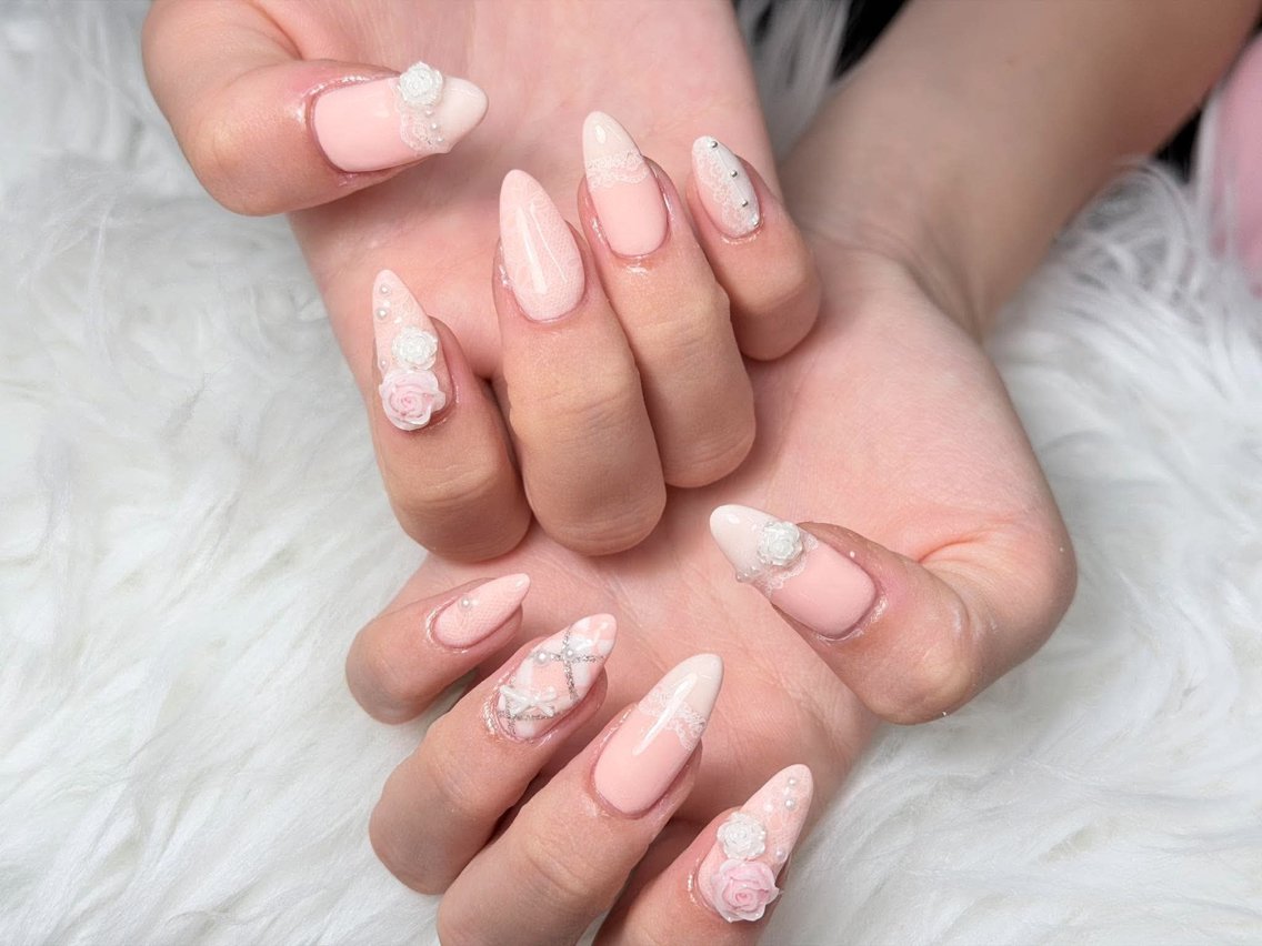 ネイル AURA NAIL 上前津のネイルデザイン