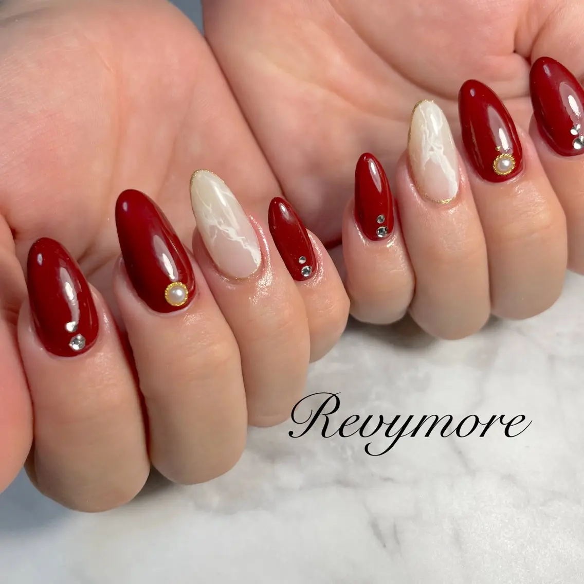 ネイル ボルドー ジェルネイル キラキラネイル 韓国ネイル 大理石ネイル(マーブル) nail salon Revymoreのネイルデザイン