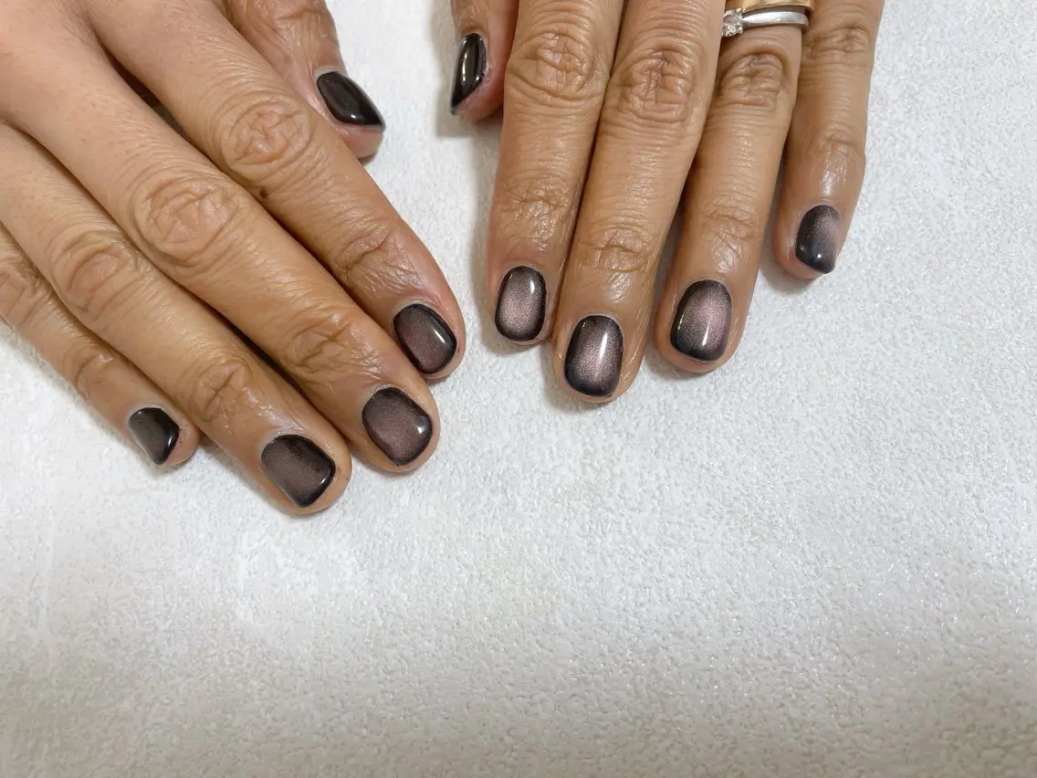 ネイル オーロラネイル フットネイル フレンチネイル ジェルネイル マグネットネイル mogunail &blowのネイルデザイン