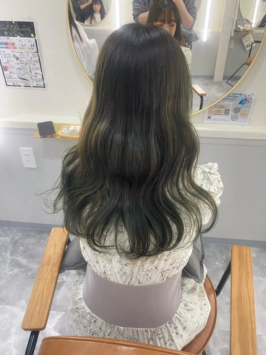 ロング カラー ヘアアレンジ オリーブカラー ヘアカラー トリートメント ヘッドスパ ベージュカラー /aibiのヘアスタイル