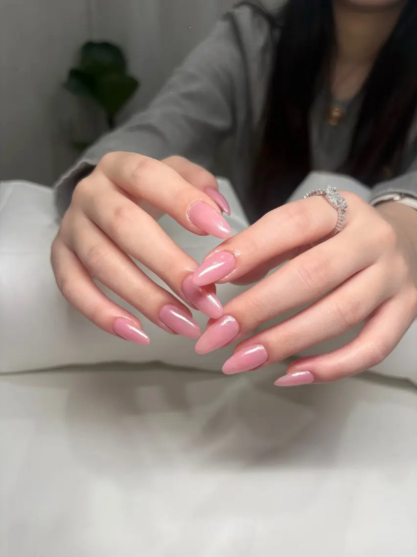 ネイル ミラーネイル ピンク ハンドネイル ネイルサロン /しあわせたいむ🌱のネイルデザイン