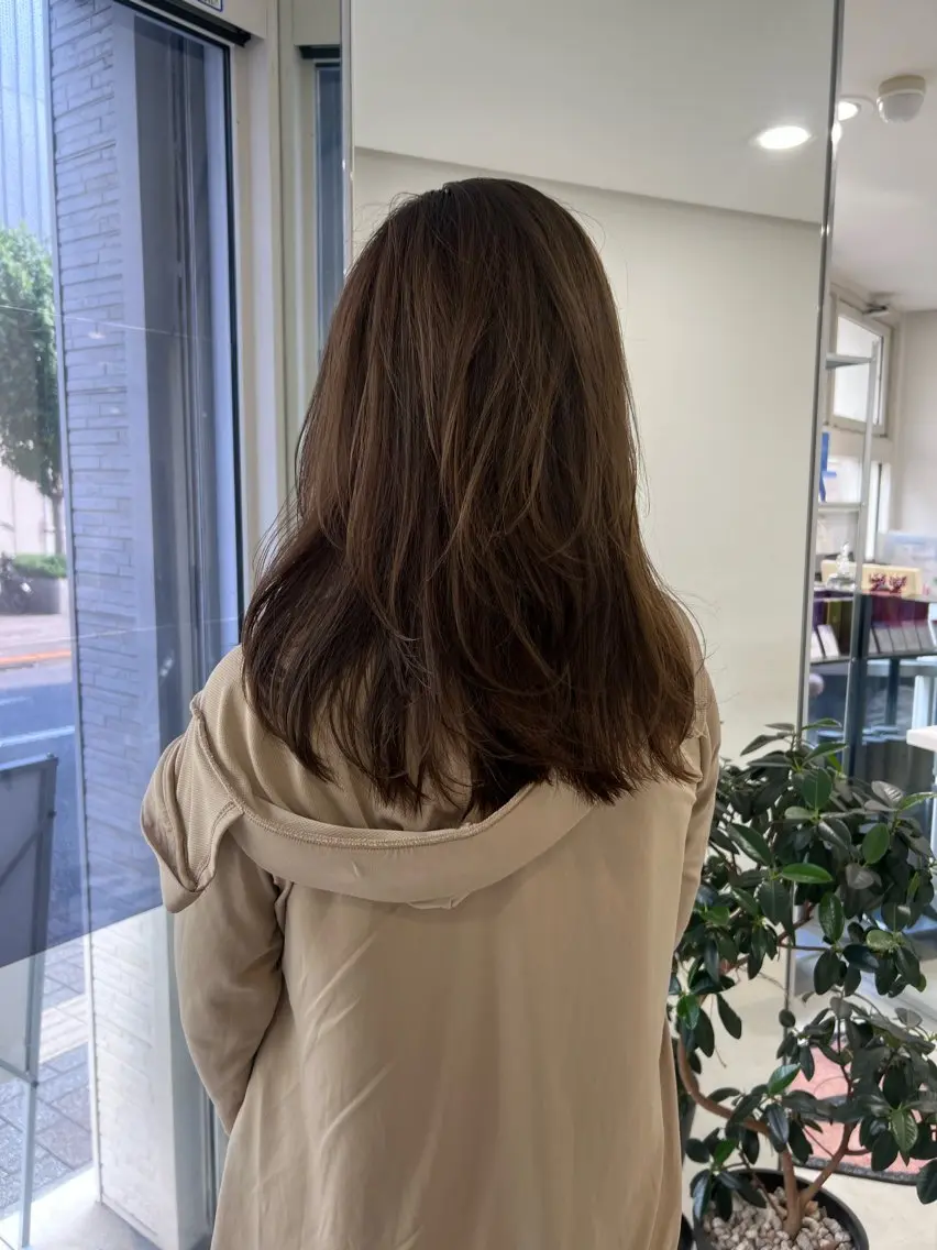 セミロング カラー カット ヘアカラー トリートメント ヘアセット 抜け感レイヤー/ 透明感カラー/Aoiのヘアスタイル