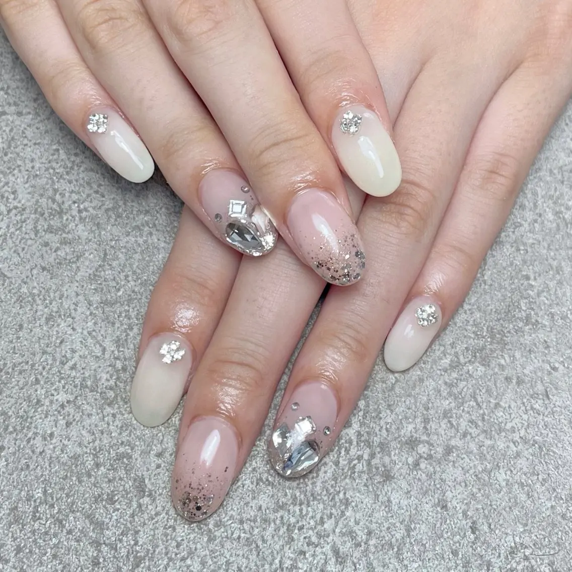 ネイル ハンドネイル nailroom DIASOMNIAのネイルデザイン