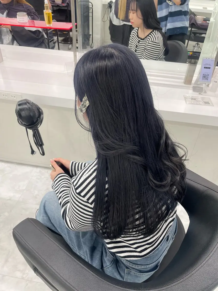 ロング カラー ブルーカラー ネイビーカラー ラベンダー💜 グレージュ🩶のヘアスタイル