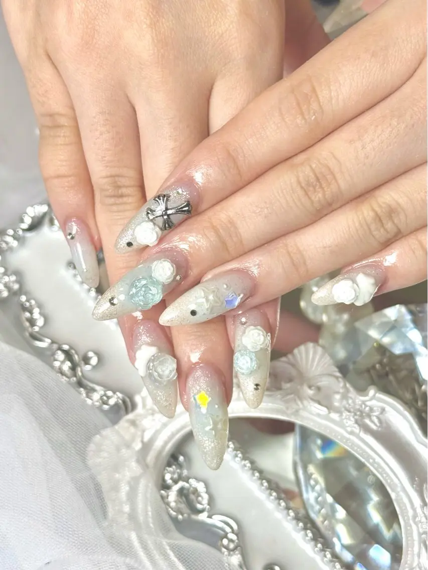 ネイル ハンドネイル ルシイ🎀新宿長さ 出しパーツ専門店のネイルデザイン