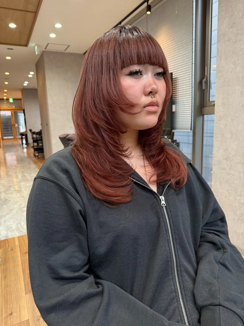 セミロング 顔周りカット レイヤーカット mau tomokaのヘアスタイル