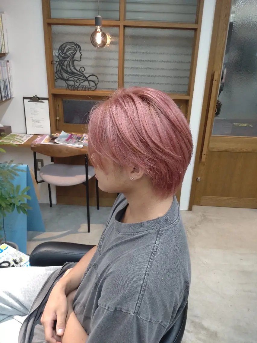 ショート メンズ カラー ピンクカラー 仁位 綾太のヘアスタイル