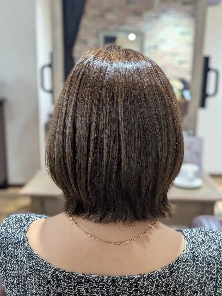 ショート カラー 赤木 優のヘアスタイル