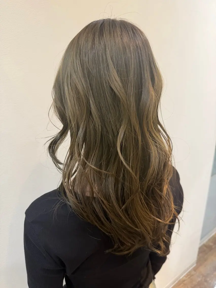 ロング カラー カット ヘアカラー 村岡 希蘭のヘアスタイル