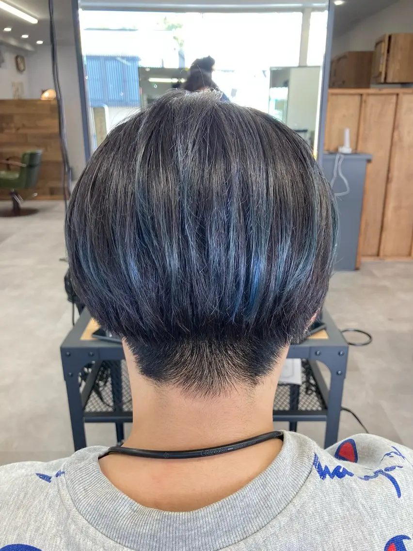 ショート カラー ブルーカラー ショートヘア カット ヘアカラー トリートメント SHAFT Ieiriのヘアスタイル