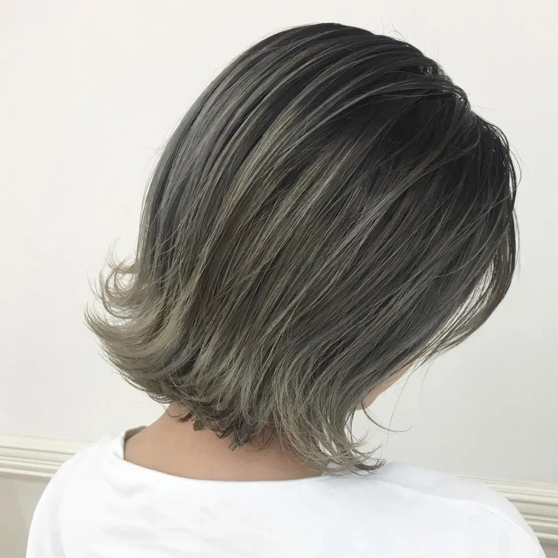 ショート カラー バレイヤージュ レイヤーカット カット ヘアカラー ブリーチ/バレイヤ ージュ川端裕司のヘアスタイル