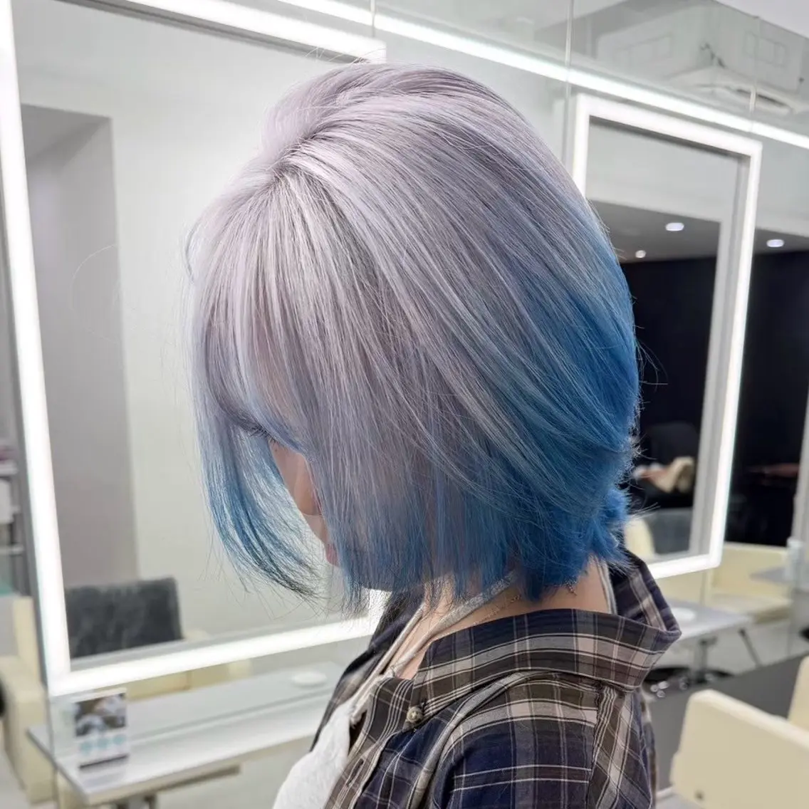ショート カラー ブルーカラー デザインカラー TACE SAYAのヘアスタイル