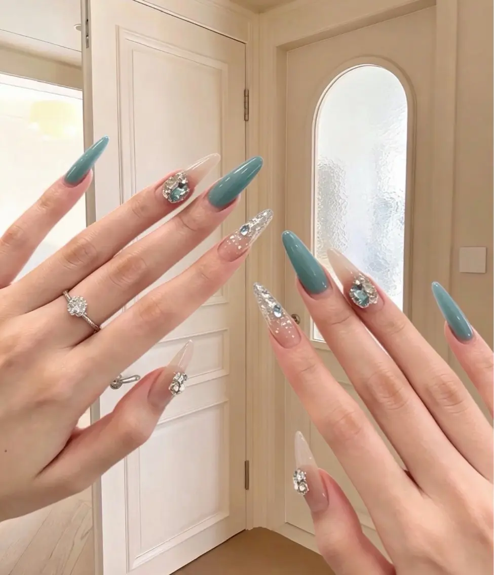 ネイル ハンドネイル Luna Gladeのネイルデザイン