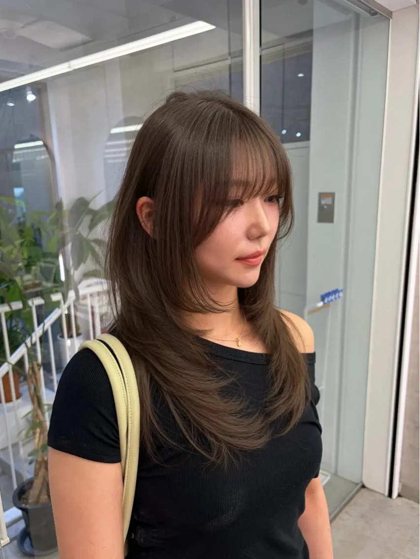 セミロング ハッシュカット 低ダメージカラー Yoshidaのヘアスタイル
