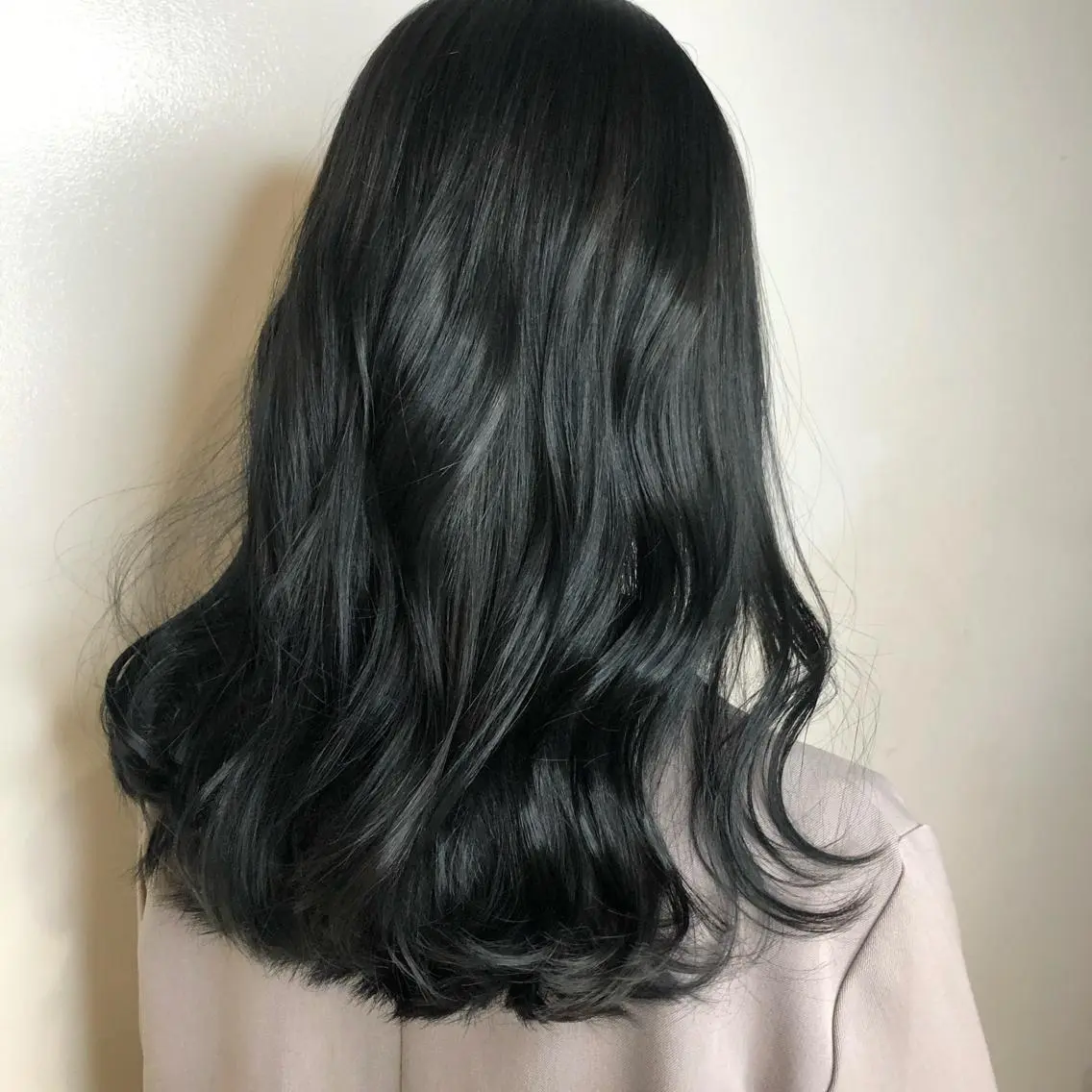 セミロング カラー ヘアアレンジ マツエク・マツパ 黒髪 ブルーカラー ブルーブラック ヘアカラー トリートメント ヘアセット 透明感カラー🫧ヘア セット🫧松本菜月の眉毛・アイブロウイメージ