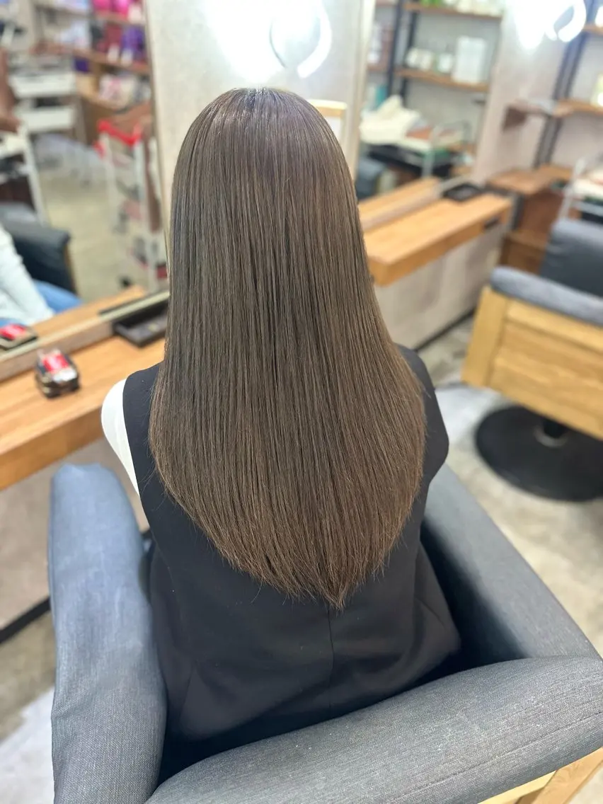 セミロング ヘアカラー MOURI CHISATOのヘアスタイル