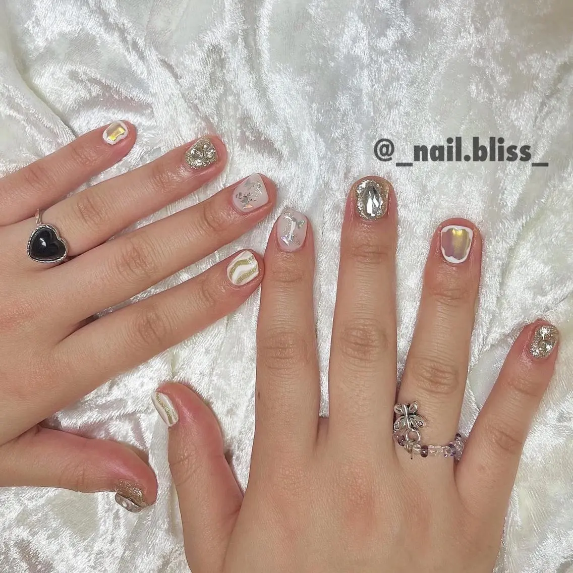 ネイル ゴールド ホワイト ハンドネイル NAIL BLISSのネイルデザイン