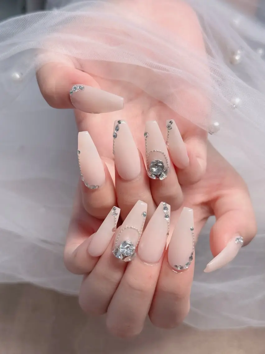 ネイル オーロラネイル フレンチネイル ジェルネイル ハロウィン キラキラネイル ハンドネイル H.baby Nail Salonのネイルデザイン