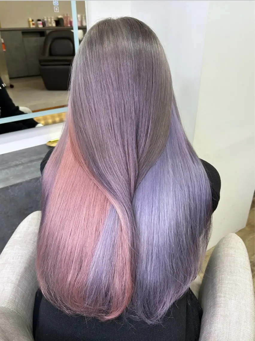ロング カラー ヘアカラー トリートメント Ayame / ハイトーンカラーのヘアスタイル