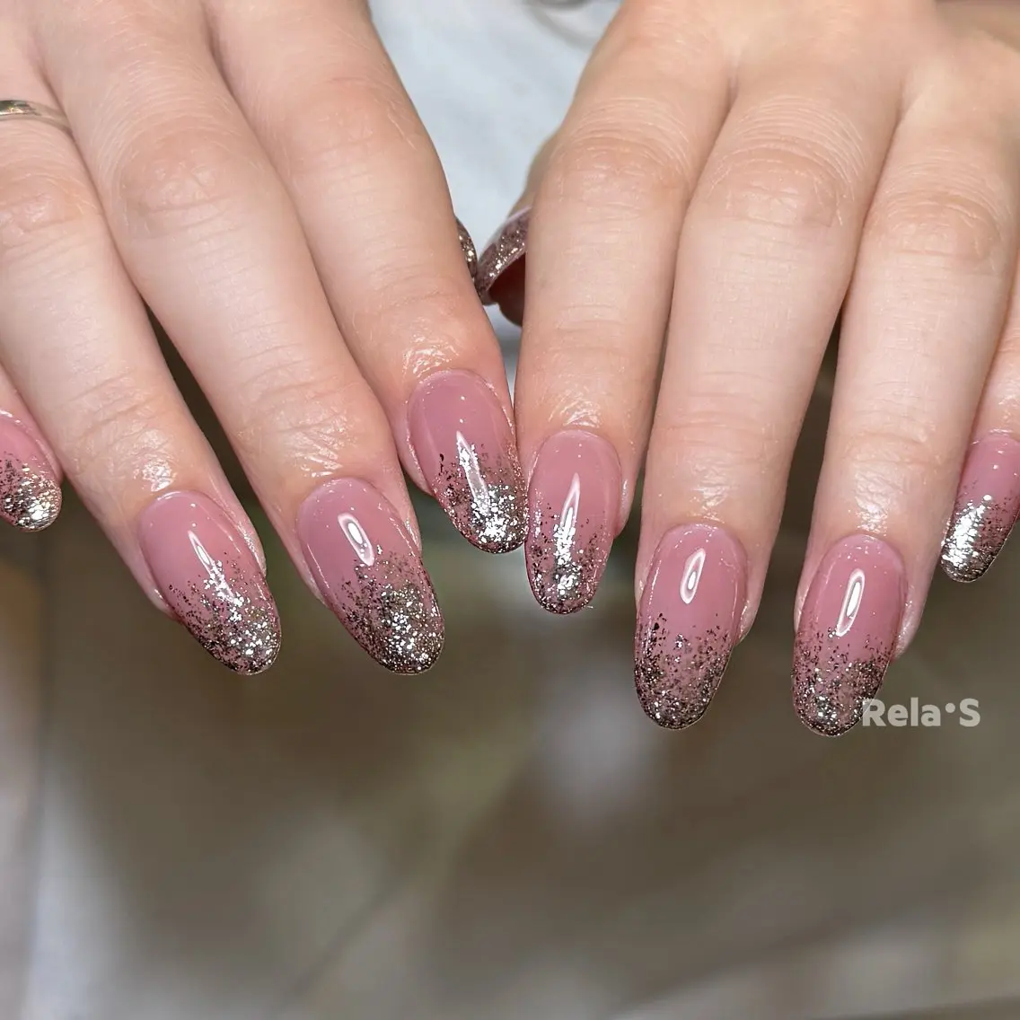 ネイル オーロラネイル 長さ出し フレンチネイル ジェルネイル ガラスフレンチ ハンドネイル Rela・S NAILのネイルデザイン