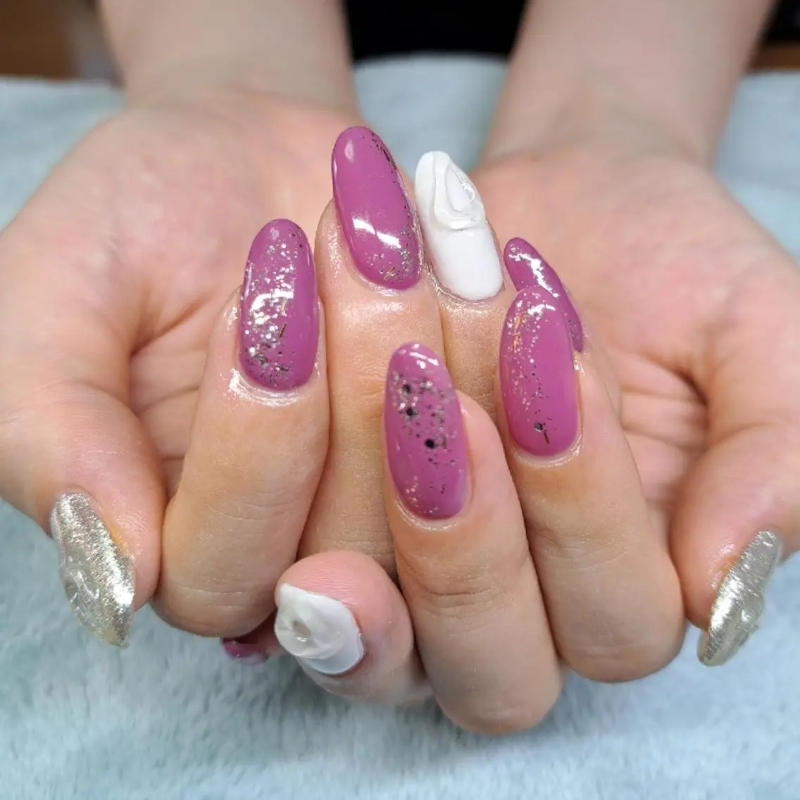 ネイル ストーンネイル HAYASHI  Nのネイルデザイン