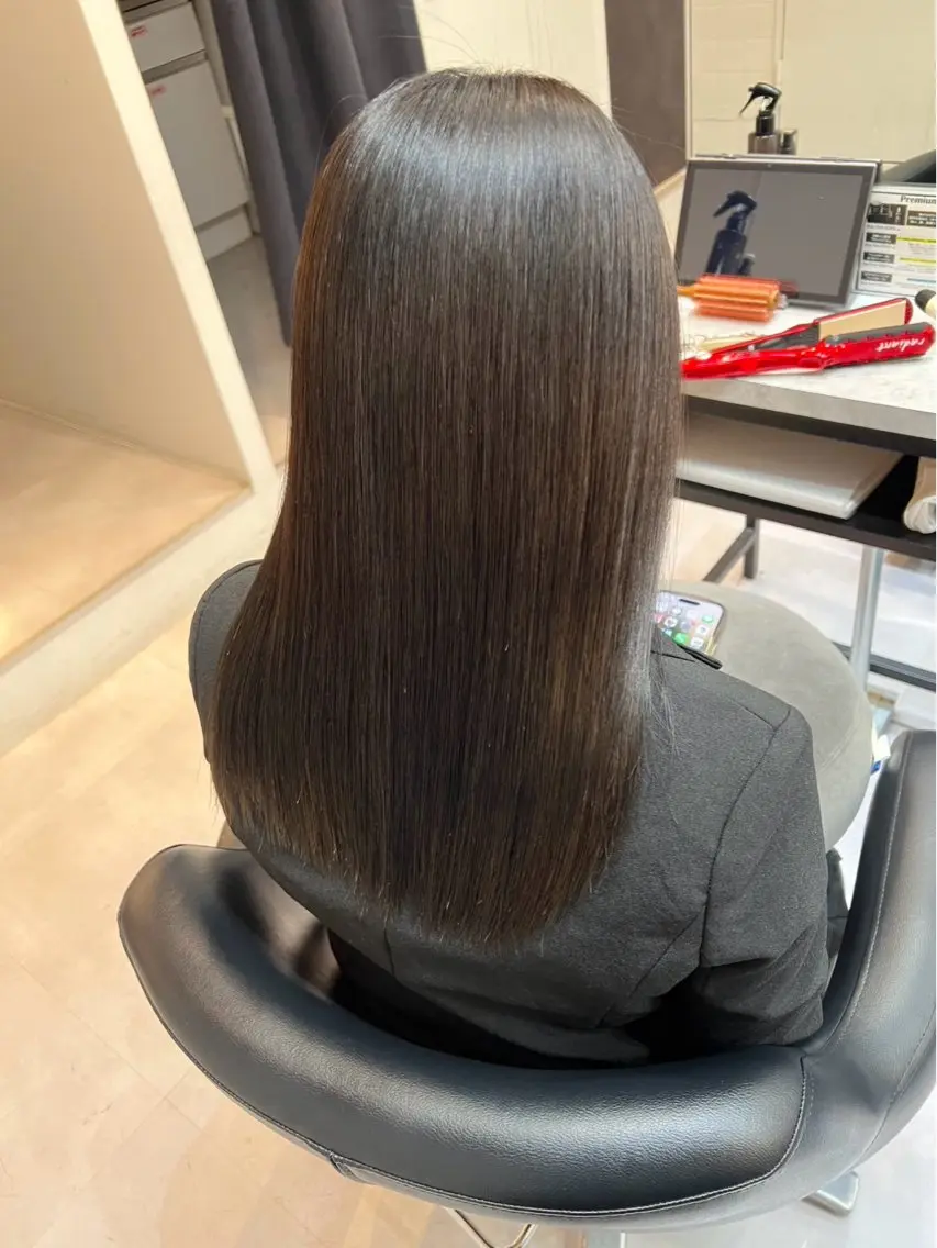 セミロング カット ヘアカラー 縮毛矯正 トリートメント 🌙髪質改善カラー Momoka🦋のヘアスタイル