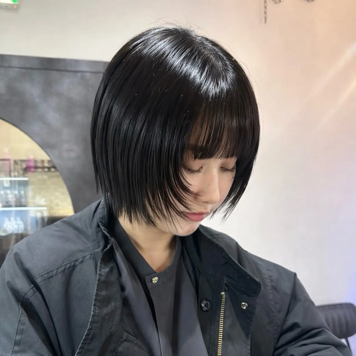 ショート 顔周りカット レイヤーカット 小顔カット カット Saki💛心斎橋 髪質改善/艶カラーのヘアスタイル