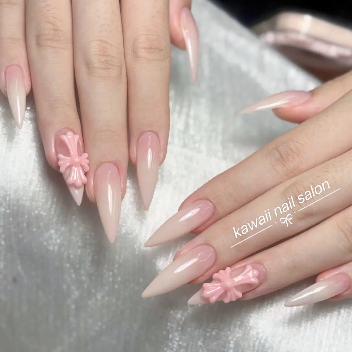 ネイル アニマル柄 長さ出し フレンチネイル グラデーション キラキラネイル Kawaii Nail Salonのネイルデザイン
