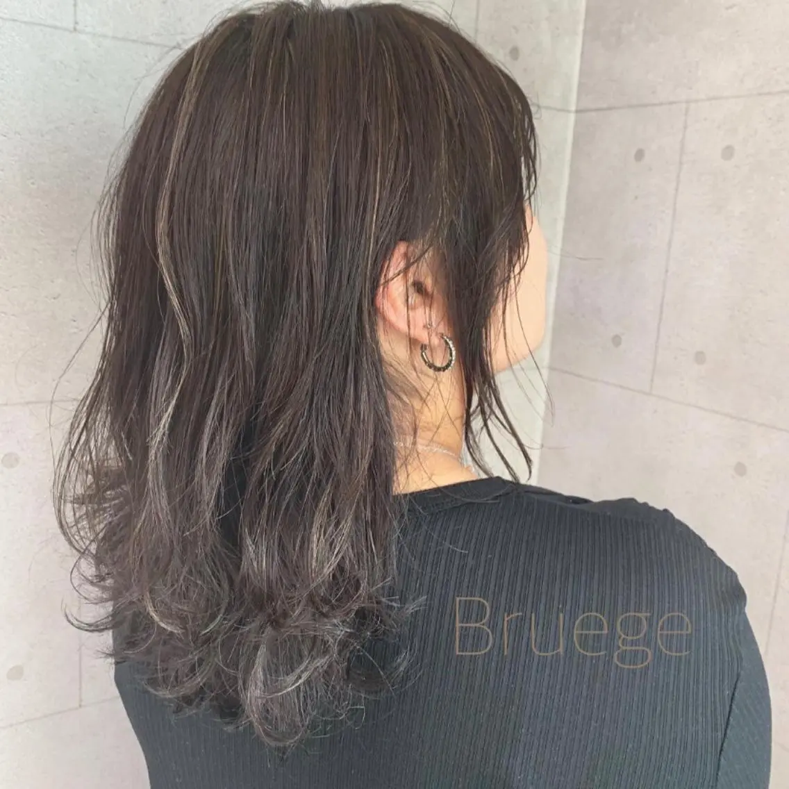 セミロング カラー ブルーカラー ブルージュ 透明感カラー ハイライトカラー ハイライト MIHO /のヘアスタイル