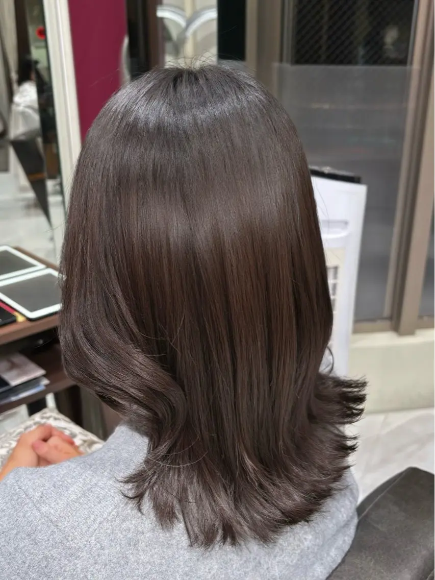 ミディアム カット ヘアカラー トリートメント momo🍑/顔周り カット指名No.1のヘアスタイル
