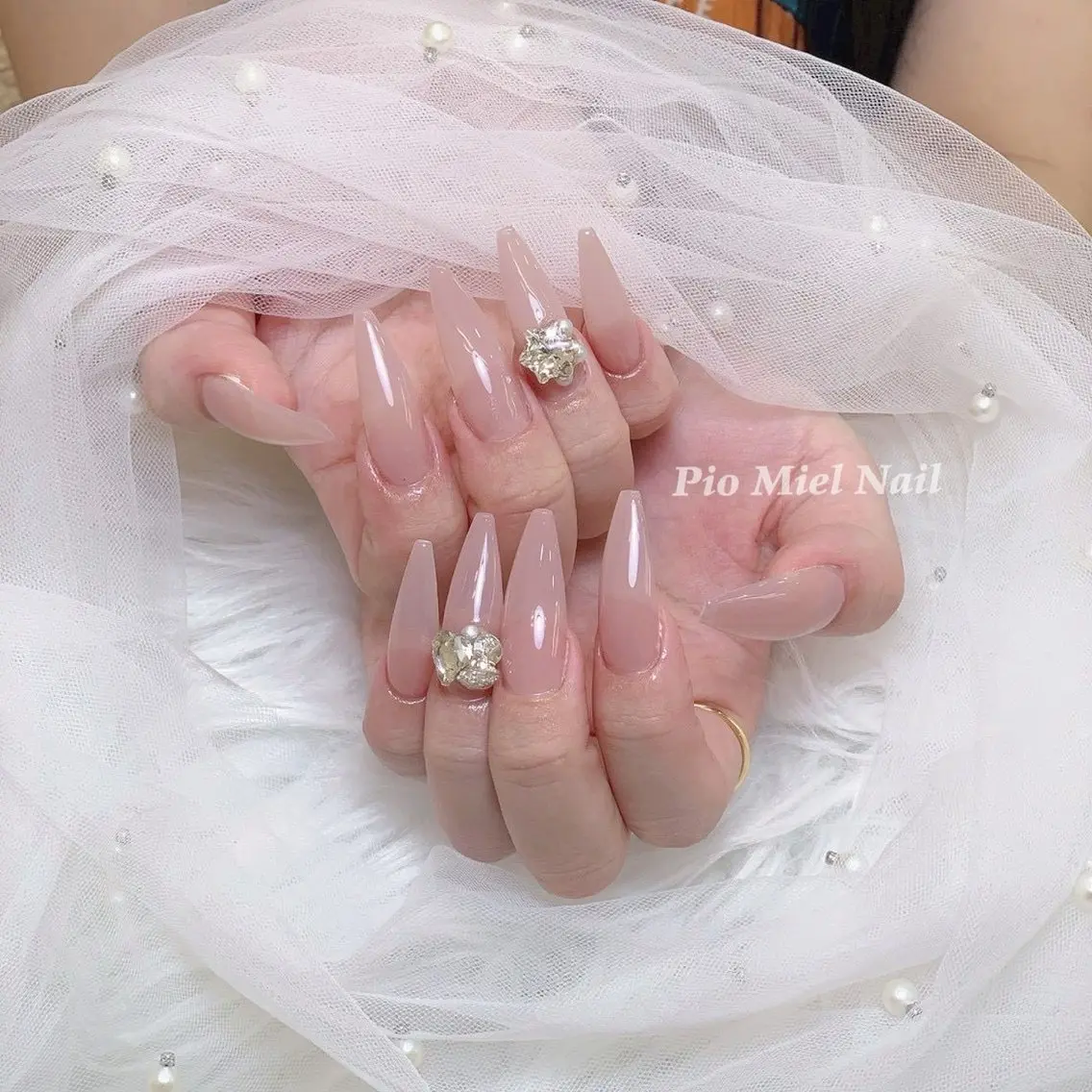 ネイル ハンドネイル HANA 長さだしのネイルデザイン