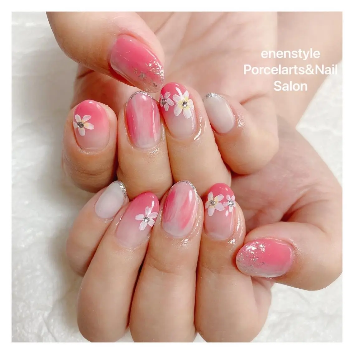 ミディアム ネイル ハンドネイル 🐾enen style 🐾のネイルデザイン