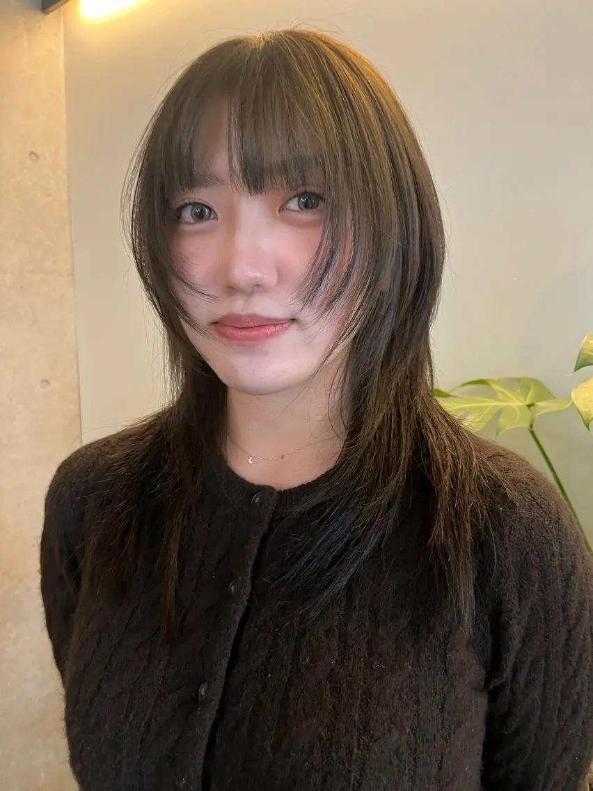 セミロング 顔まわりレイヤー ハッシュカット ハイレイヤー レイヤーカット ウルフカット レイヤーカット\ウル フ　chinatsuのヘアスタイル